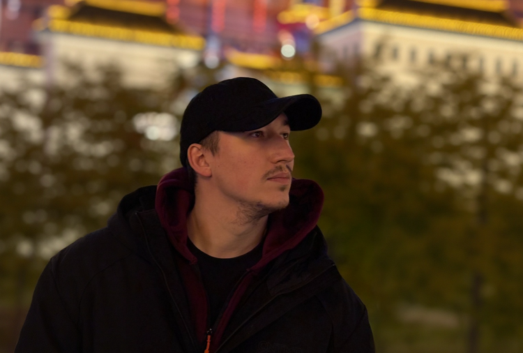 «Первые дни было ощущение, что все вокруг стоит на mute»: как живется номаду в Китае